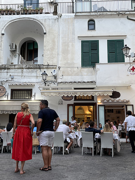 Overal in Amalfi kan je heerlijke verse pasta of visgerechten eten